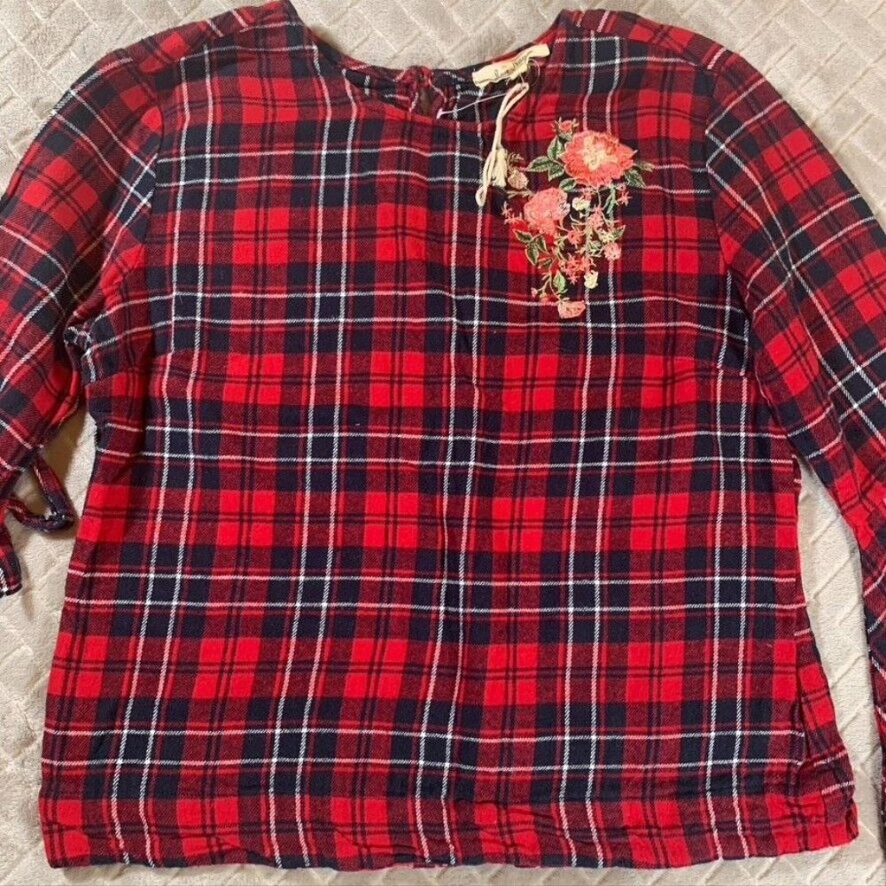 Womens Medium Plaid Flannel Shirt Long Flare Sleeve Floral Embroidered Christmas - Picture 3 of 12